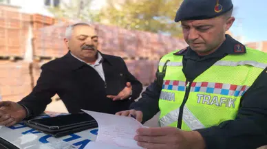 Ehliyetsiz, plakasız ve kasksız yakalandı polisten isteği güldürdü