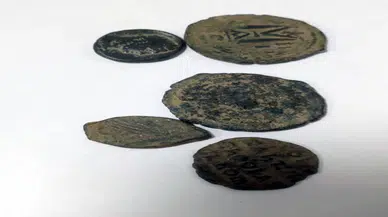 Bir konutta tarihi eser niteliği taşıyan sikkeler bulundu