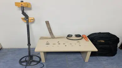 Defineciler jandarmadan kaçamadı