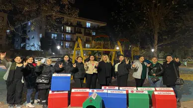 Hayvan severler barınaklar yapıp mama dağıttı
