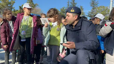 Kalemi eline alan minikler jandarmaya mektup yazdı