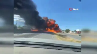 Yangın söndürme uçağı alev alarak otoyola düştü
