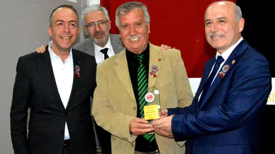 Akhisar’da “İnsanlar Yaşarken de Anılmalıdır” töreni düzenlendi