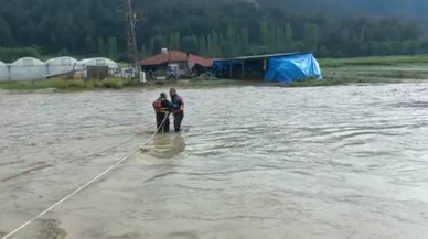 Aşırı yağışlar Gediz’de taşkına sebep oldu