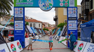 Çeşme'de ilk kez düzenlenen Salomon Çeşme Yarı Maratonu'nda kazananlar belli oldu
