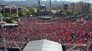 Cumhurbaşkanı Erdoğan'ın "Rekor kırdı" dediği Kayseri mitinginde tarihi kalabalık havadan görüntülendi