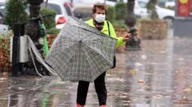 Dikkat! Sıcak havalara aldanmayın! Yağış geliyor!