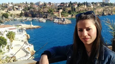 Eşi tarafından katledilen 3 çocuk annesi son yolculuğuna uğurlandı