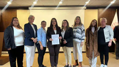 İYİ Parti Şehzadeler İlçe Başkanı Gözde Aytaç mazbatasını aldı