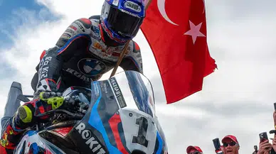 Toprak Razgatlıoğlu 3. kez dünya şampiyonu