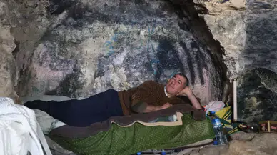 Mağarada yaşayan adamı yıkan haber