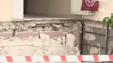 6 katlı binanın balkonu çöktü