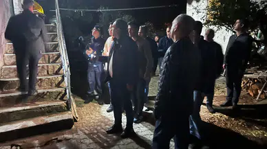 Deprem sonrası Vali Özkan saha taramasına çıktı