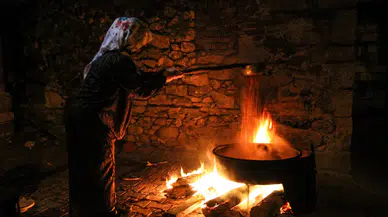 Kahvaltı sofralarının vazgeçilmezi pekmez için kazanlar kaynamaya başladı