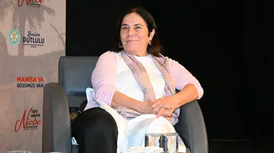 Latife Tekin Manisa'da söyleşiye katıldı