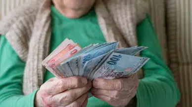 Yüz binlerce emekliye kötü haber! Maaşlarından kesinti yapılacak