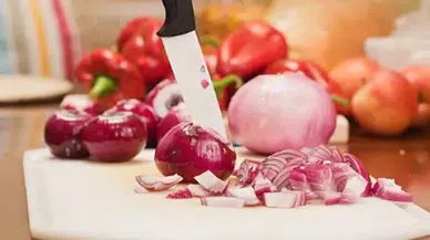 Kesme Tahtası Kokusundan Kurtulamıyor Musunuz? Denemeniz Gereken 4 Yöntem