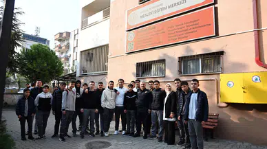 MANİSA İL EMNİYET MÜDÜRÜ ÖĞRENCİLERİN YANINDA OLMAYA DEVAM EDİYOR