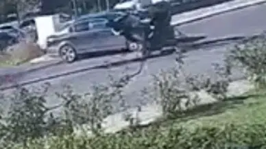 Kontrolden çıkan motosiklet lokanta bahçesine daldı