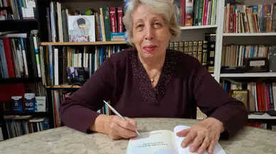 Manisa'da öğretmenlik yapan Sadberk Filizkan'ın kitapları okurlarla buluşuyor