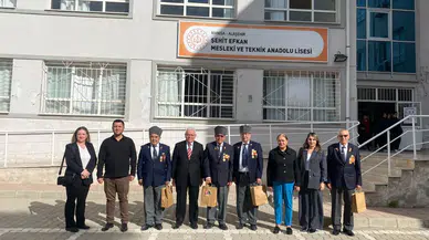 Kıbrıs gazileri yaşadıklarını öğrencilerle paylaştı