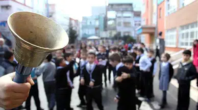 Okullarda Ara Tatil Kalkıyor Mu? Zorunlu Eğitim Süresi Değişecek Mi? Bakan Yusuf Tekin'den Dikkat Çeken Açıklamalar