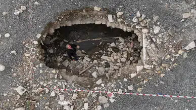 Yıkılan binanın altından bakın ne çıktı?