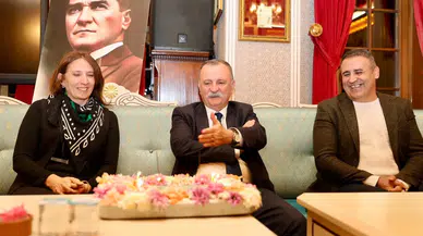 Başkan Balaban'a sürpriz Öğretmenler Günü kutlaması