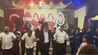 Türkiye 20 şehidine ağlarken belediye başkanı halaya durdu