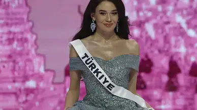 Ceren Arslan Türk bayraklı paylaşımı ve Hürrem elbisesiyle beğeni topladı