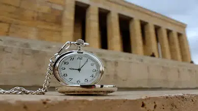 10 Kasım 2025 Tatil mi? Okullar, Üniversiteler, Özel Sektör ve Kamu Kurumları Çalışıyor mu?