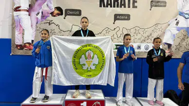 Manisa BBSK sporcular turnuvaya damga vurdu