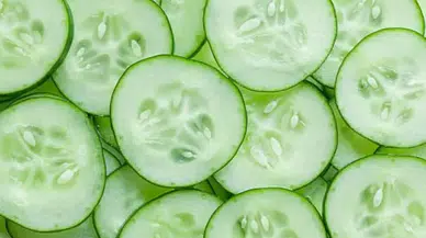 Kış Aylarının En Pratik Sürprizi: Salatalıkla Cam Buzlanmasına Son!