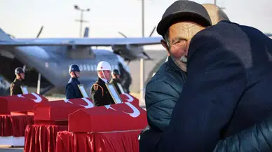 Türkiye, 20 şehidini uğurluyor! Törende yürek yakan görüntü