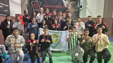 Manisa Muaythai takımından 35 madalya