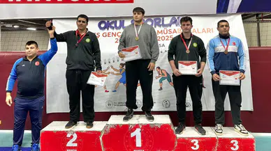 Genç güreşçiler Türkiye Şampiyonası için yarıştı