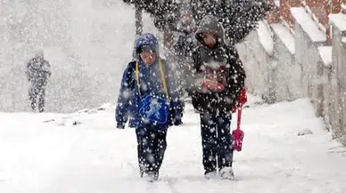 Yarın Okullar Tatil Mi? İstanbul’da 31 Aralık 2025 İçin Kar Tatili Açıklaması Bekleniyor