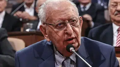 Hüsamettin Cindoruk Kimdir? Siyasetin Duayeni Hüsamettin Cindoruk’un Hayatı ve Kariyeri