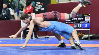 Okul Sporları Güreşte kıyasıya mücadele