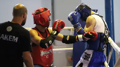 Saruhanlı'da bir ilk: Muaythai sporcuları kıyasıya yarıştı