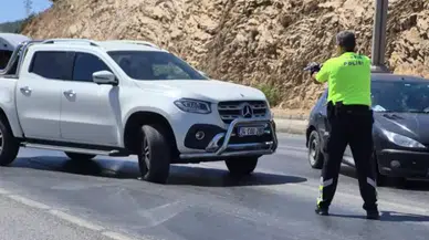 İbrahim Tatlıses'in kızı polisin üzerine araba sürdü