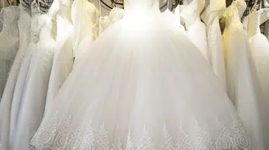 Belediyenin gelinlik mağazasında hizmet sürüyor