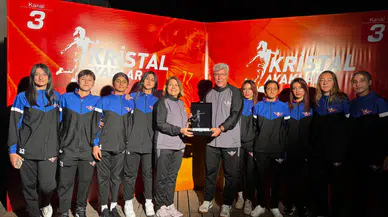 ZAFER SPOR'A TÜRKİYE'NİN EN İYİ KADIN FUTBOL TAKIMI ÖDÜLÜ