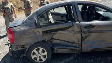 İki otomobil çarpıştı: 8 yaralı