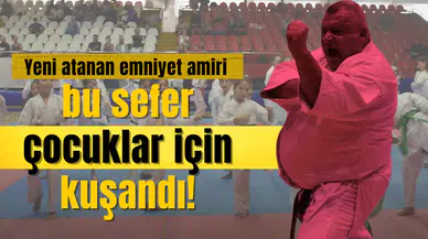 Yeni atanan emniyet amiri bu sefer çocuklar için kuşandı