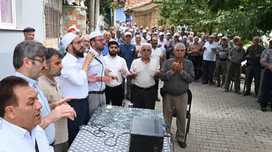 Manisalılar yağmur için ellerini göğe açtı