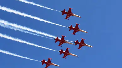 Bitlis semalarından bir Türk Yıldızları geçti