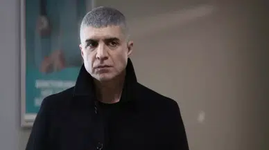Özcan Deniz'den sahnede üstü kapalı mesaj