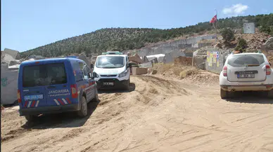 Mermer bloğun altında kalarak feci halde can verdi