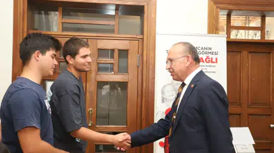 Başkan Akın tercih yapan öğrencilerle bir araya geldi